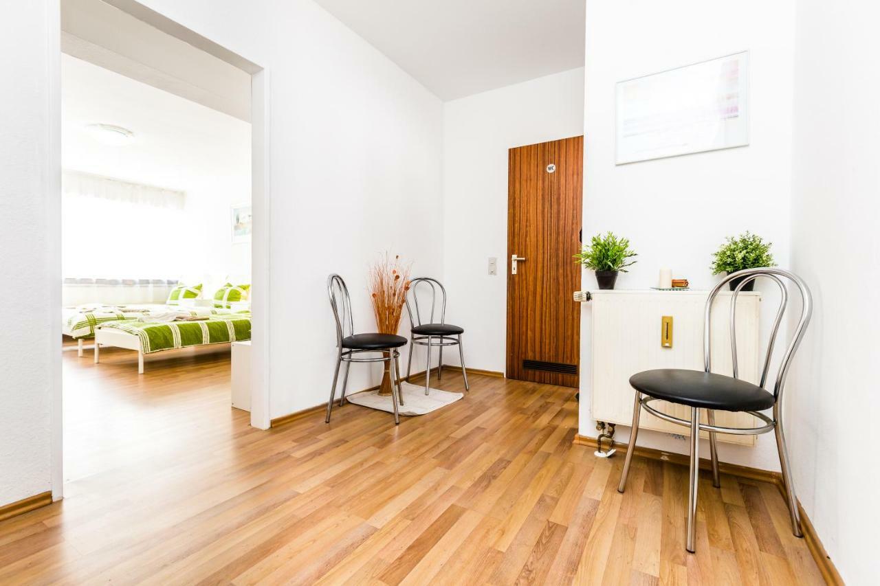 Workers Apartment Am Wiener Platz ケルン エクステリア 写真