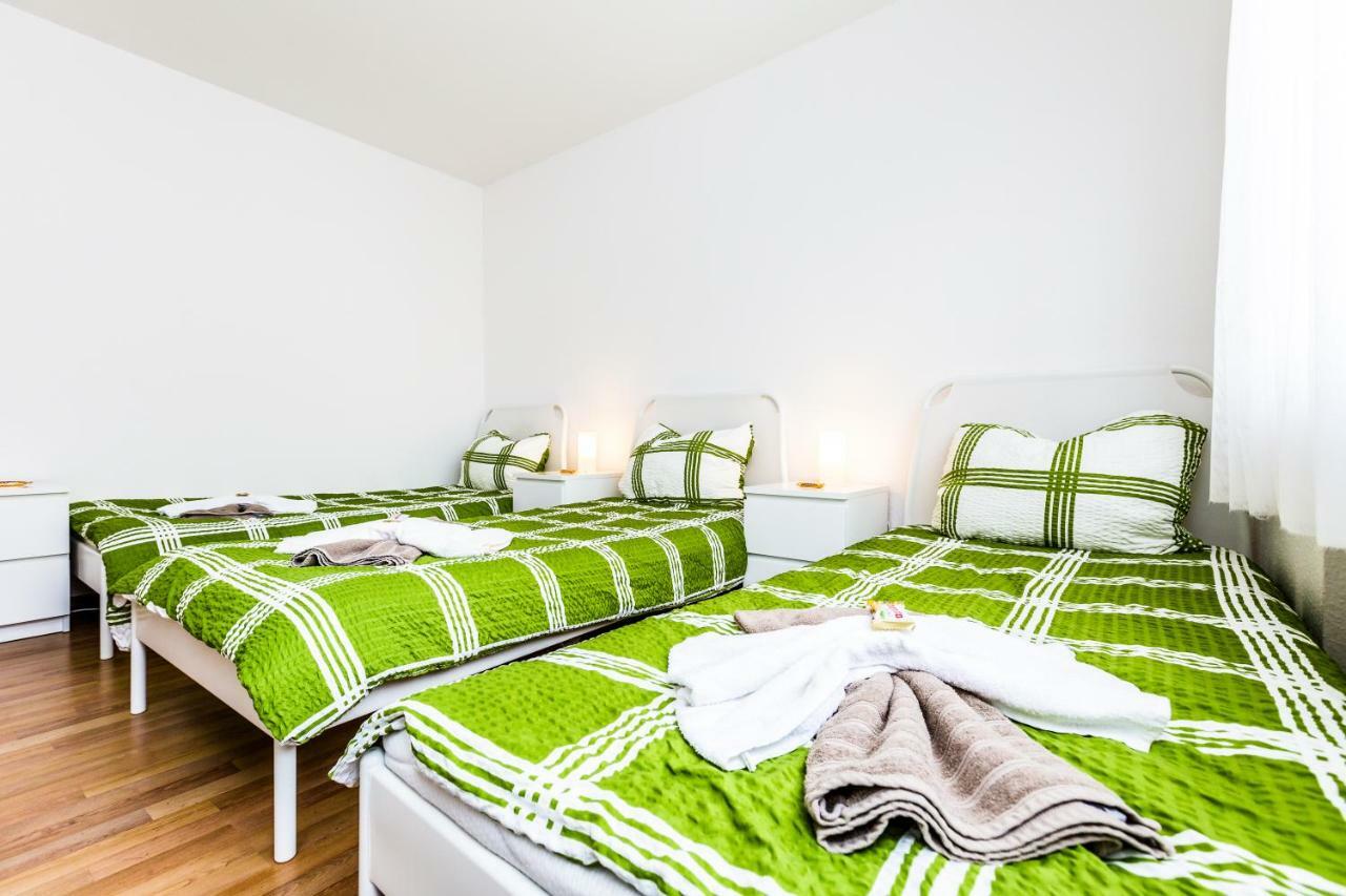 Workers Apartment Am Wiener Platz ケルン エクステリア 写真