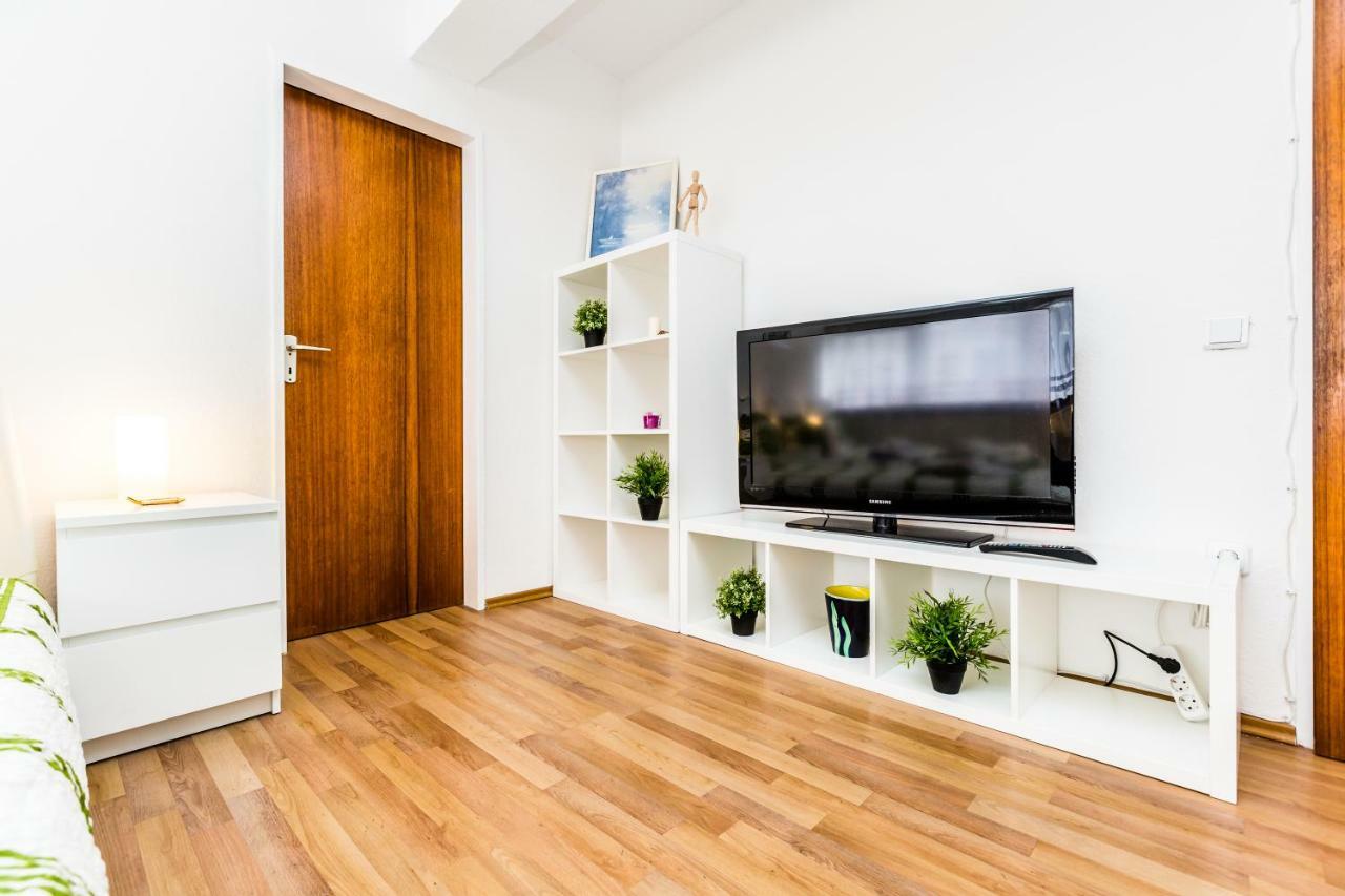 Workers Apartment Am Wiener Platz ケルン エクステリア 写真