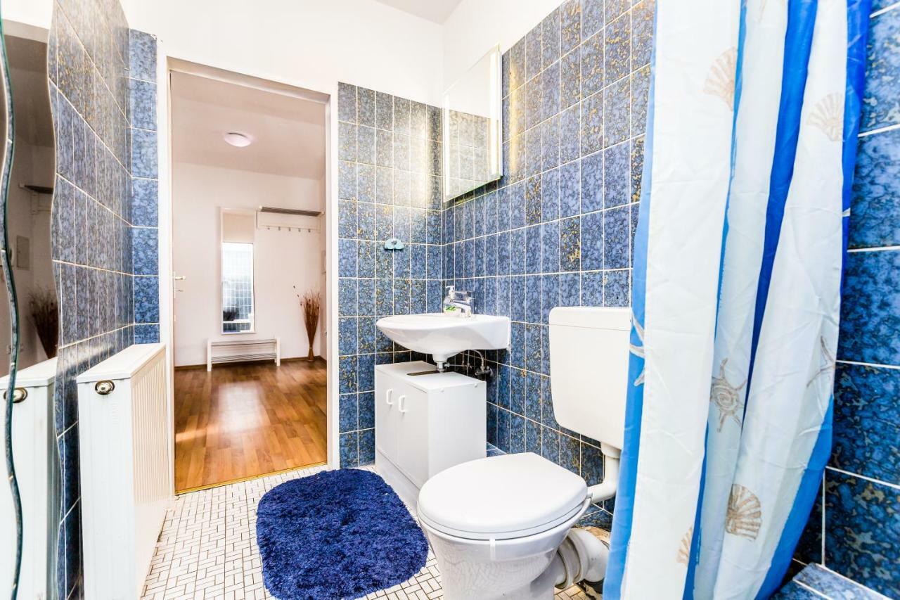 Workers Apartment Am Wiener Platz ケルン エクステリア 写真